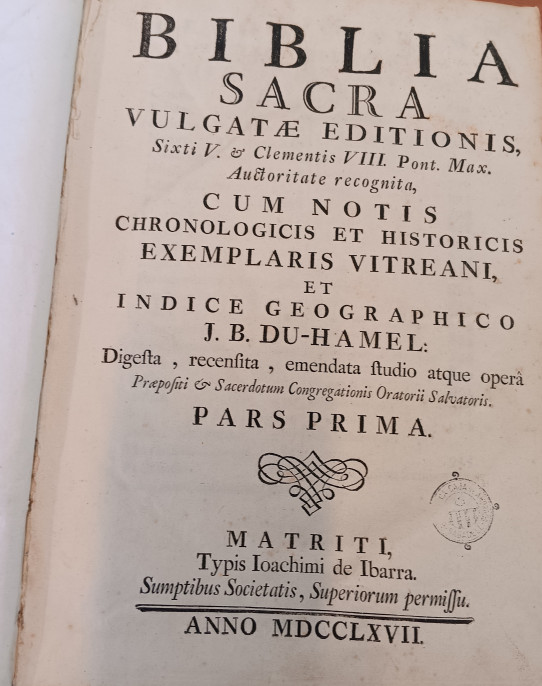 BIBLIA SACRA VULGATAE EDITIOIS. Sixti V & ClementisVIII Pont. Max. CUM NOTIS CHRONOLOGICIS ET HISTORICIS EXEMPLARIS VITREANI