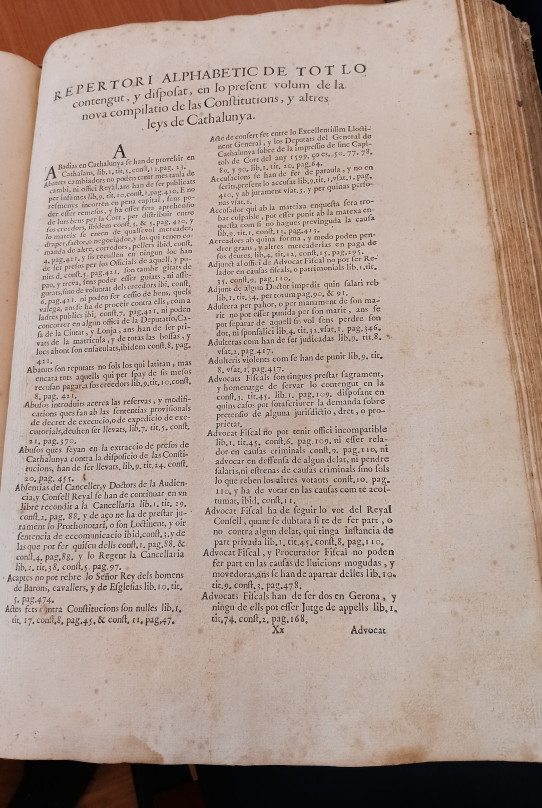 CONSTITUTIONS y ALTRES DRETS DE CATHALUNYA Compilats en Virtut del Capitol de Cort lxxxii de las Corts per S.C. Y R. Majestat del Rey Don Philip IV.